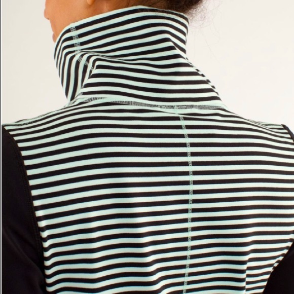 lululemon Daily Yoga Jacket - Picture 5 of 11